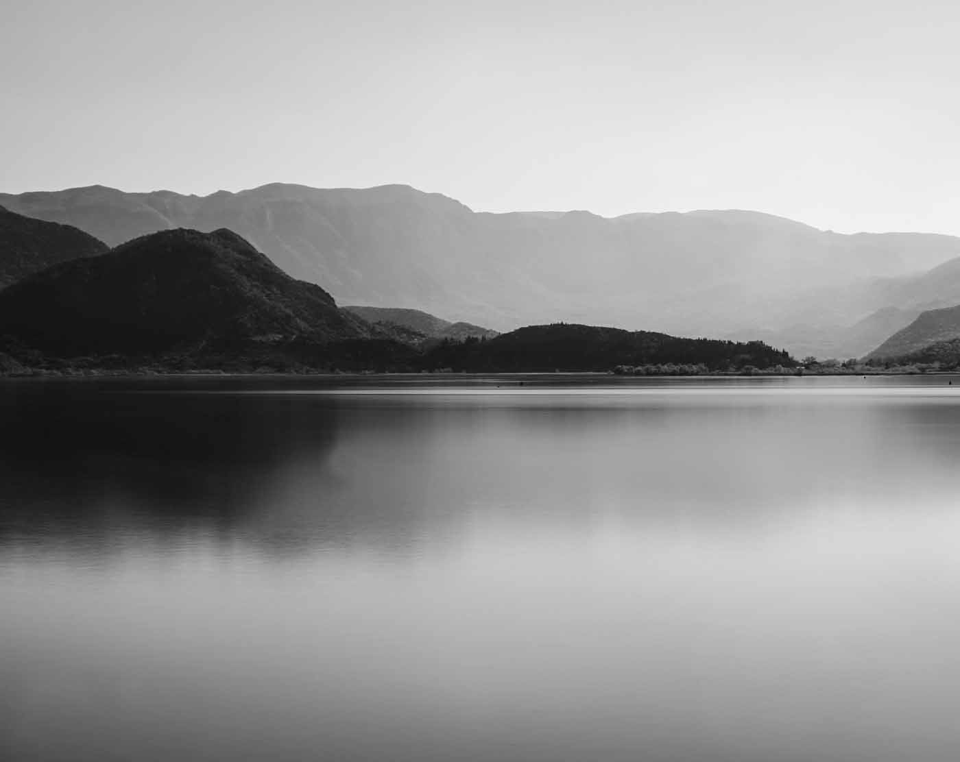 Stability,Nature,Meditation,Background.,Calm,Water,And,Stone,Balance,Zen water horizon image
